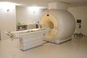 MRI(磁気共鳴画像診断装置)2