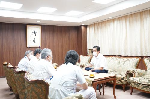 知事