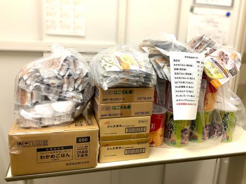 贈呈される保存食